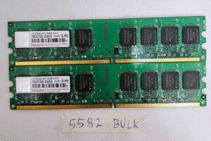 BULK 2 X 1GB DDR2 667 DIMM 5-5-5 194708-2453 RAM Desktop - Gebraucht