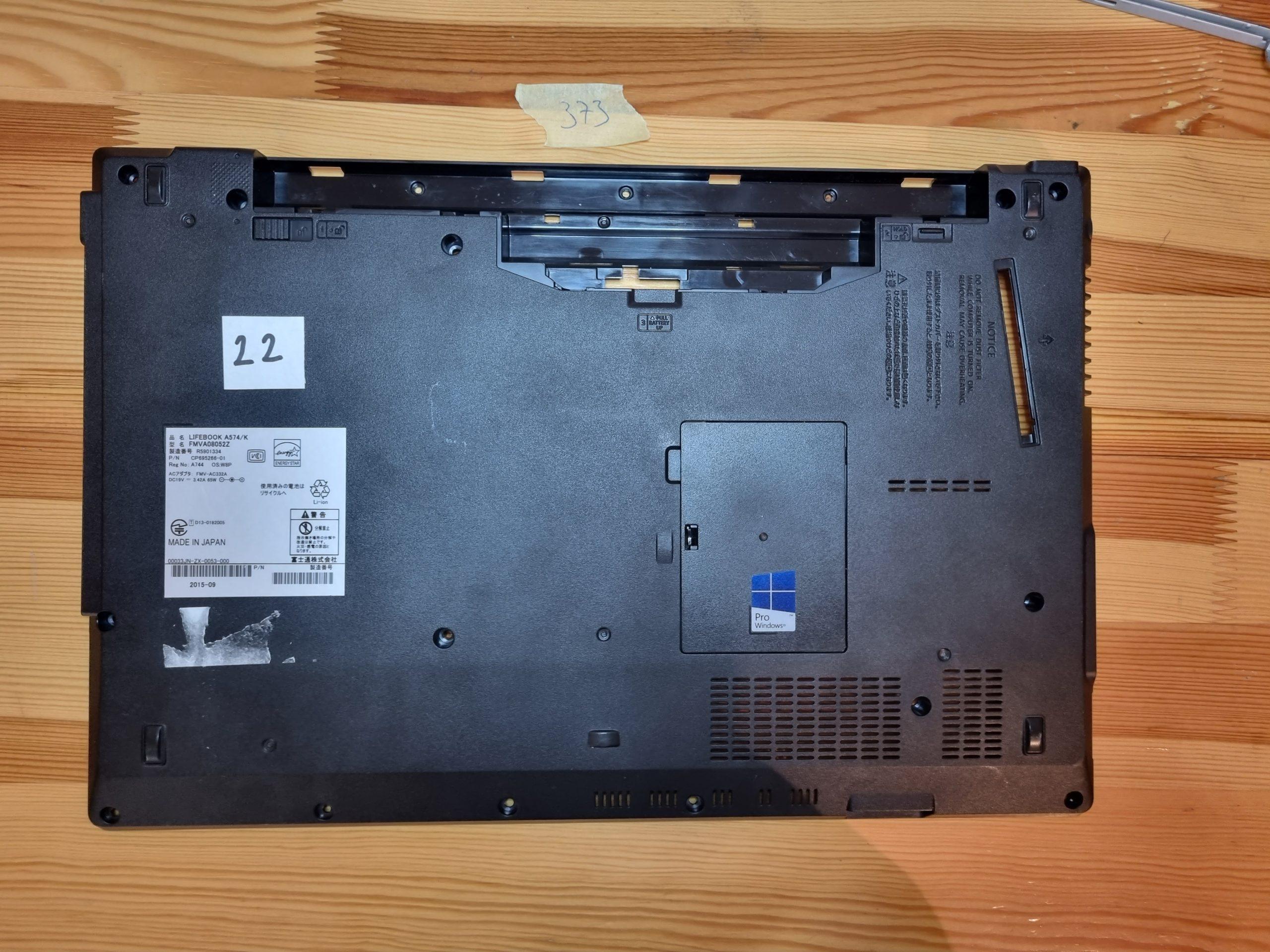 Fujitsu LIFEBOOK A574/K Unterseite