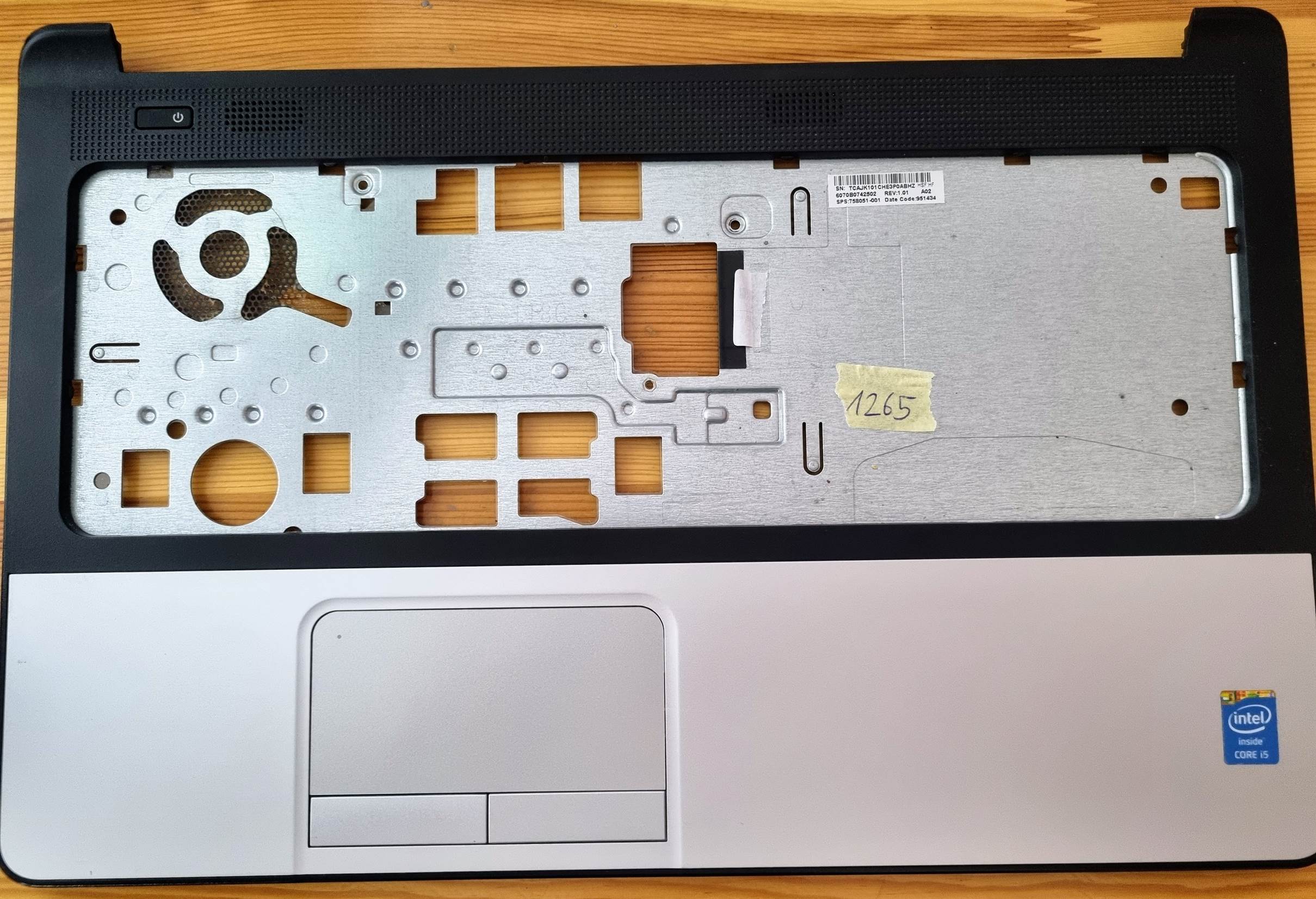 758051-001 HP Pavilion 15-F211WM 15.6 Schwarz & Silber Handauflage mit Touchpad