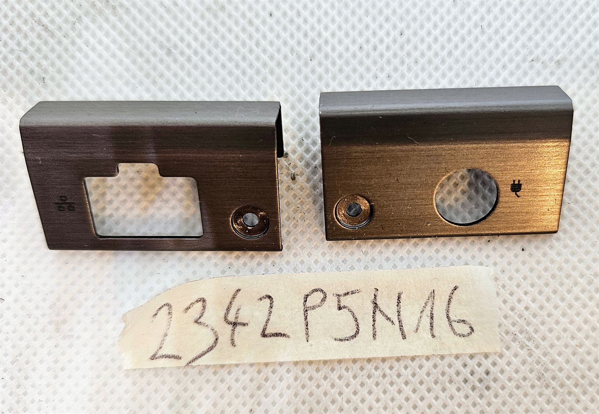 Dell Latitude 7270 E7270 LAN-Anschluss, Stromanschluss, Scharnierabdeckungen – Originalersatz