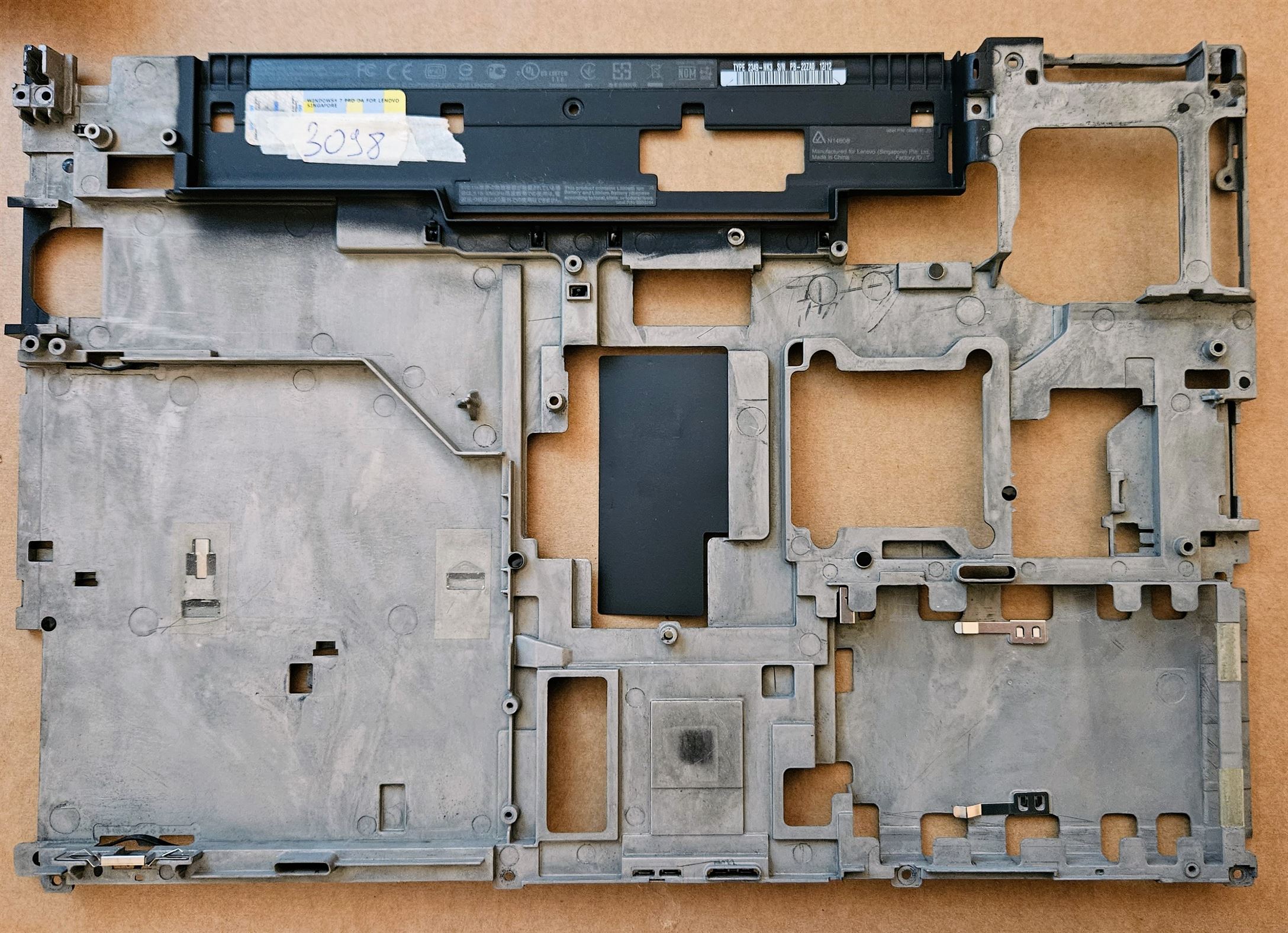 Original Lenovo ThinkPad T430 Gehäuseunterteil Strukturrahmen 0B41070 Laptop-Teile – Bild 2