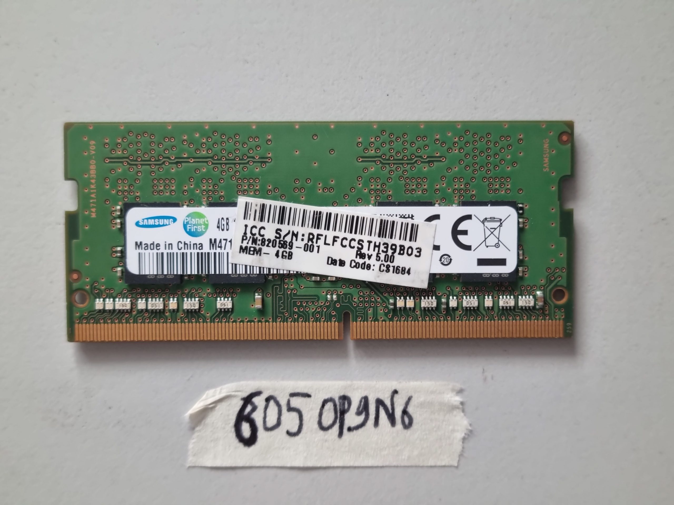 HP 820569-001 4 GB DDR4-2133 MHz Laptop-RAM-Modul – Original-Laptop-Teil