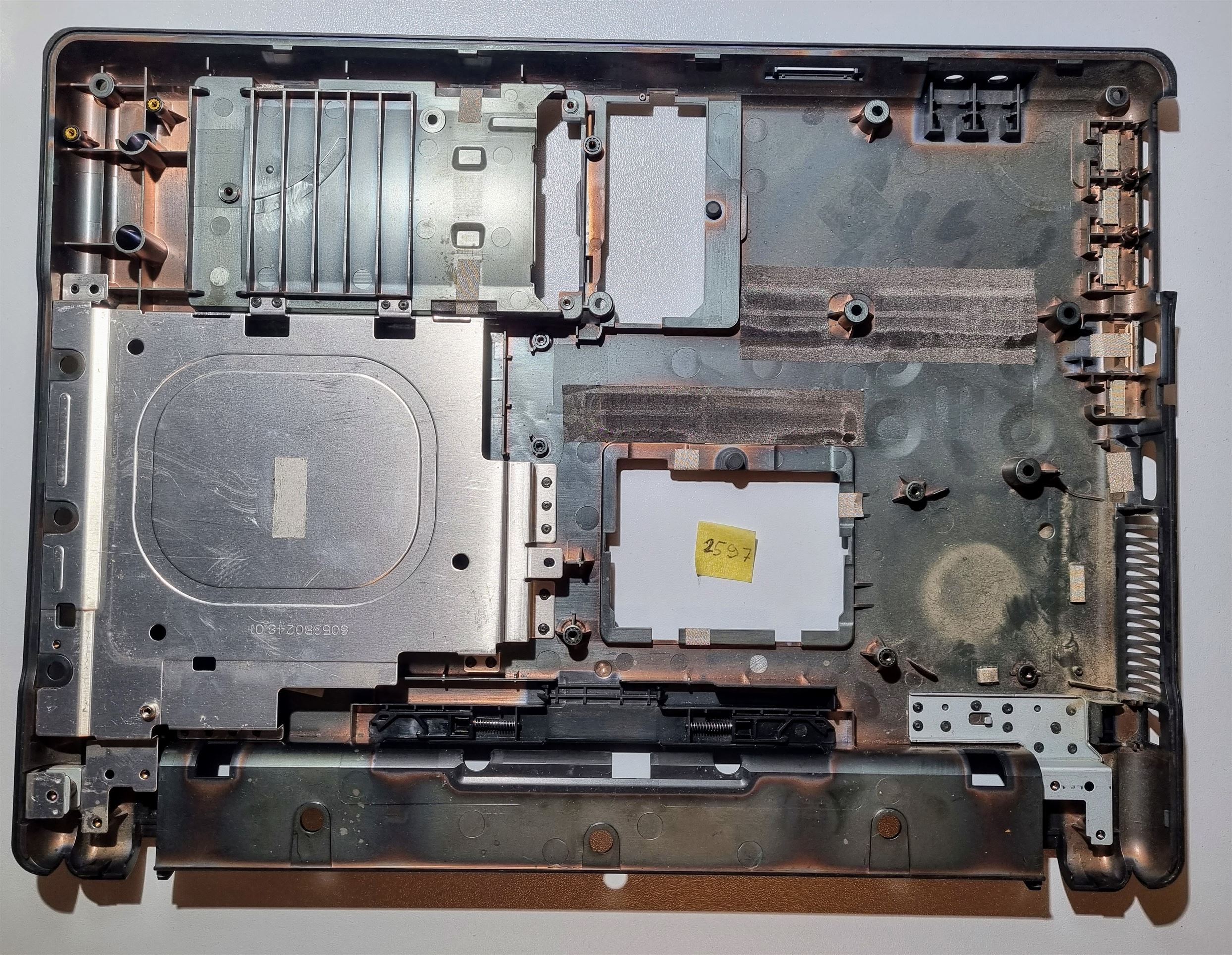 HP Compaq 6720t Unteres Gehäuse 6070B0250501 – Original-Ersatzteil – Bild 2