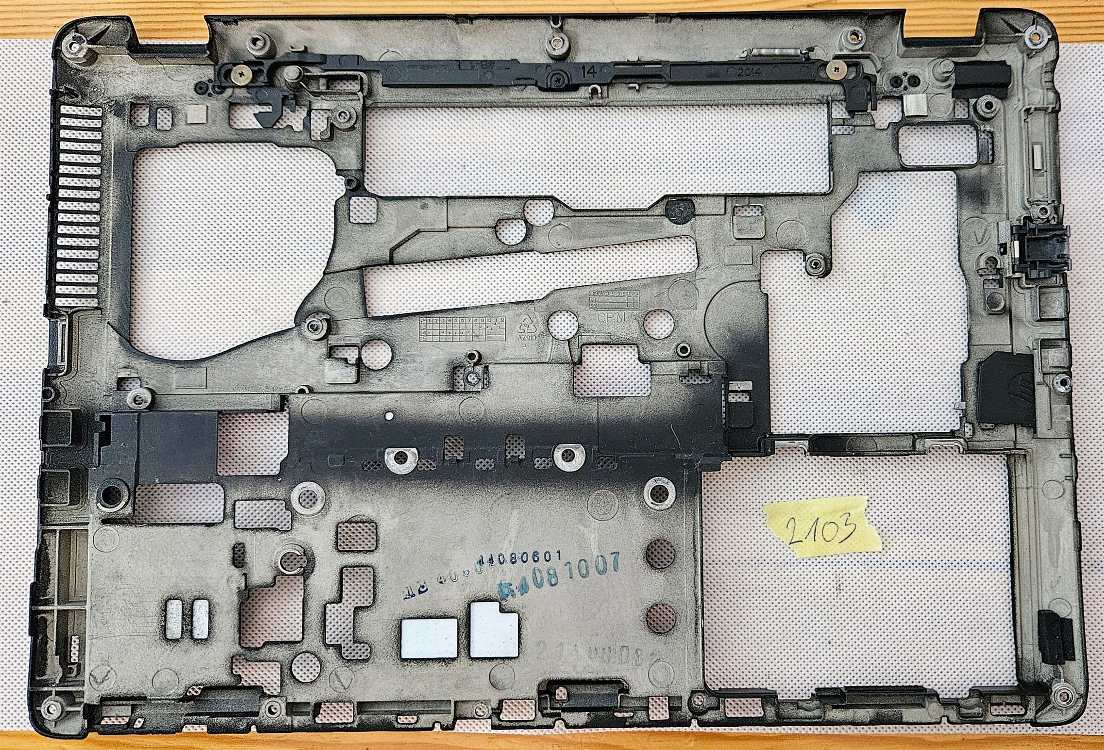 765809-001 HP EliteBook 740 745 840 845 G1 G2 Untere Gehäuseunterseite – Bild 2