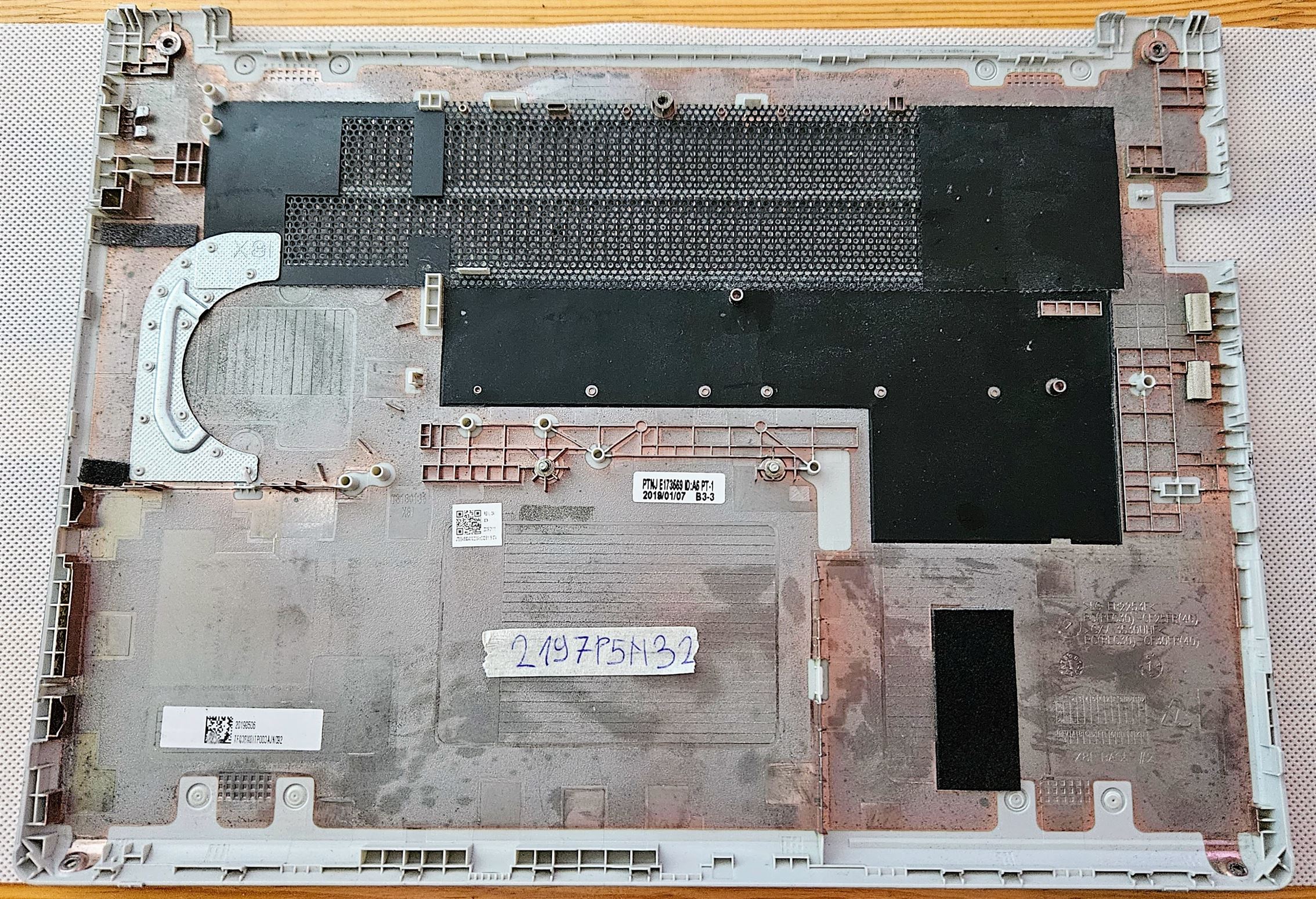 HP ProBook 430 G3 – Ersatz-Zugangsplatte für die untere Abdeckung – Originalteil – Bild 2