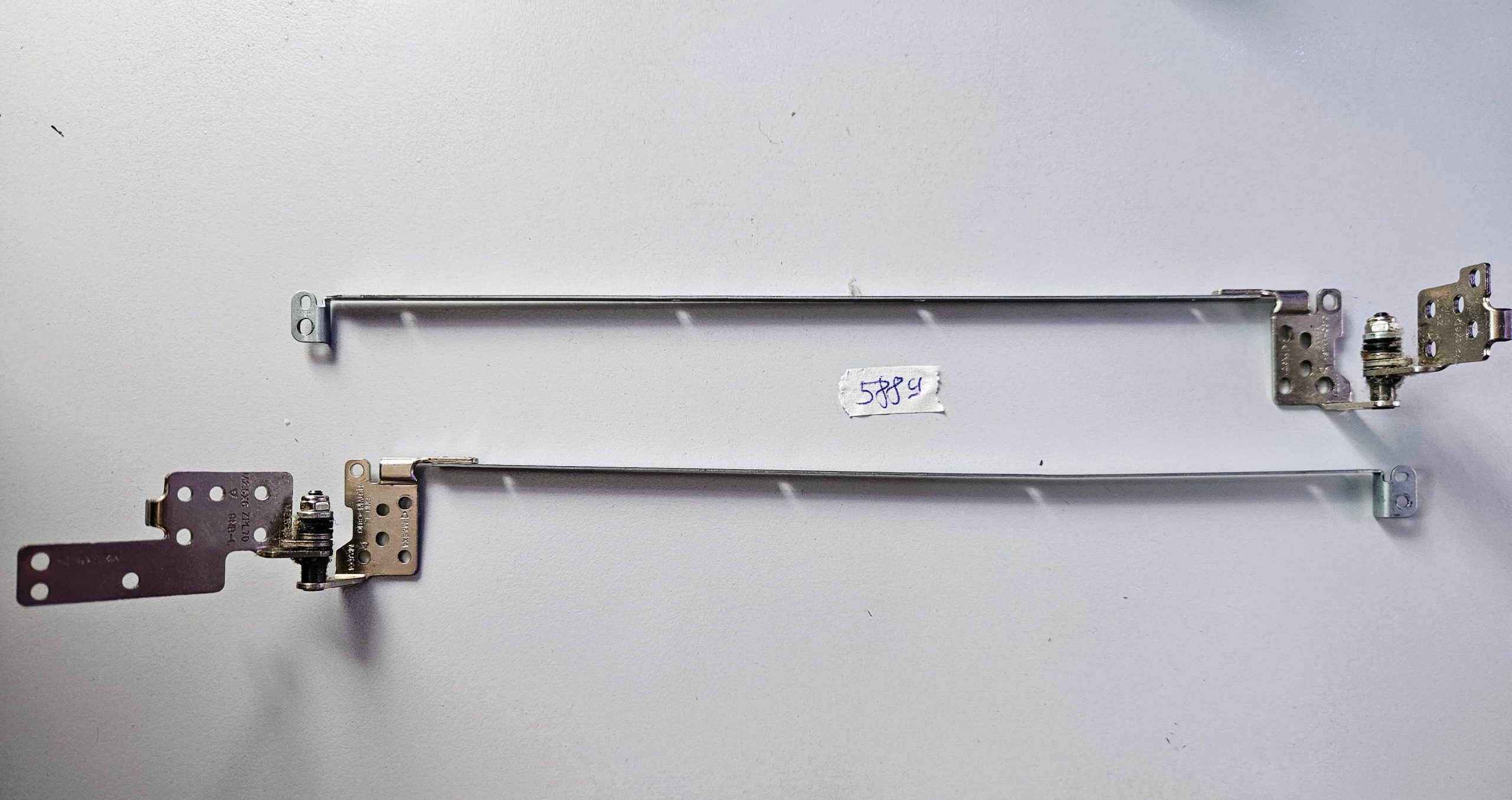 HP ProBook 470 G2 17,3 Zoll OEM-LCD-Deckelscharniersatz AM15B000100 AM15B000200