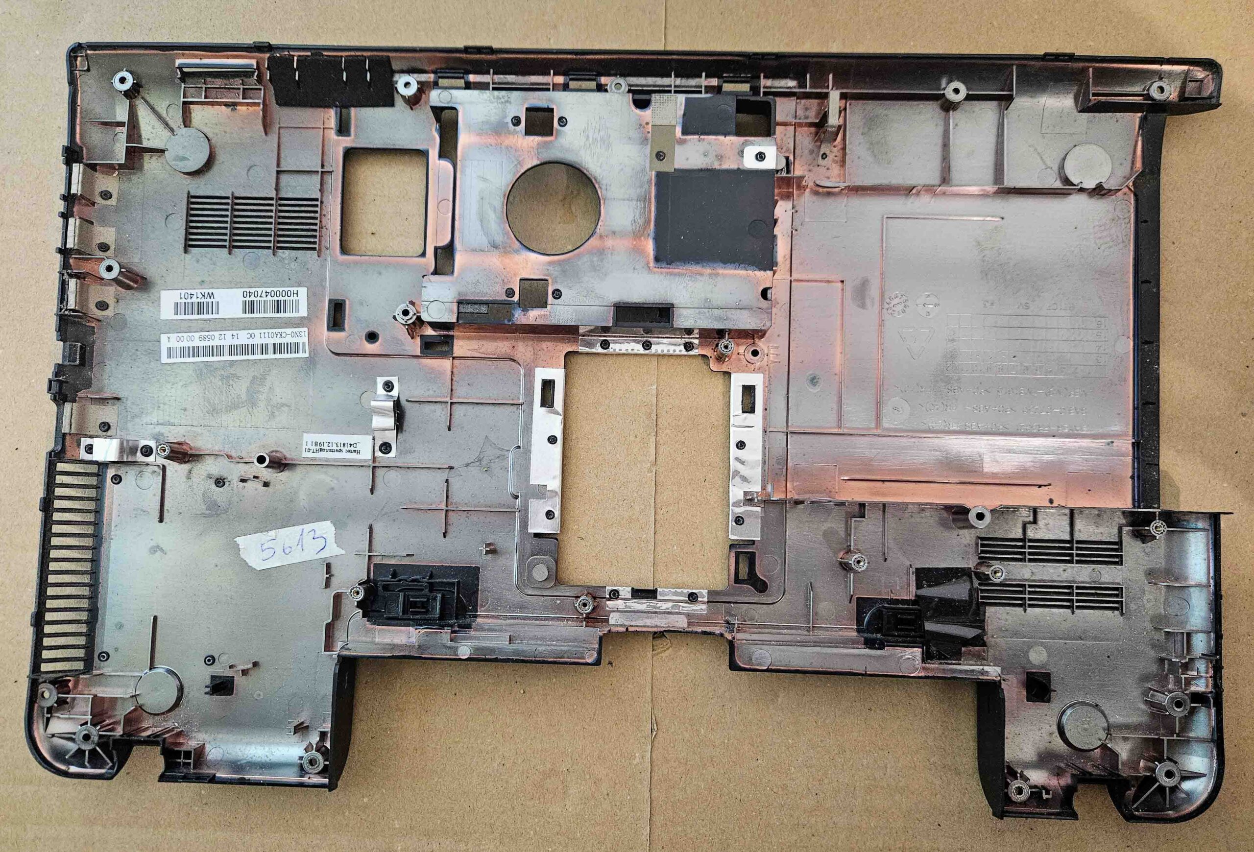 Toshiba Satellite C50D-A-133 Untere Abdeckung PSCGWE – Original-Laptopteil – Bild 2