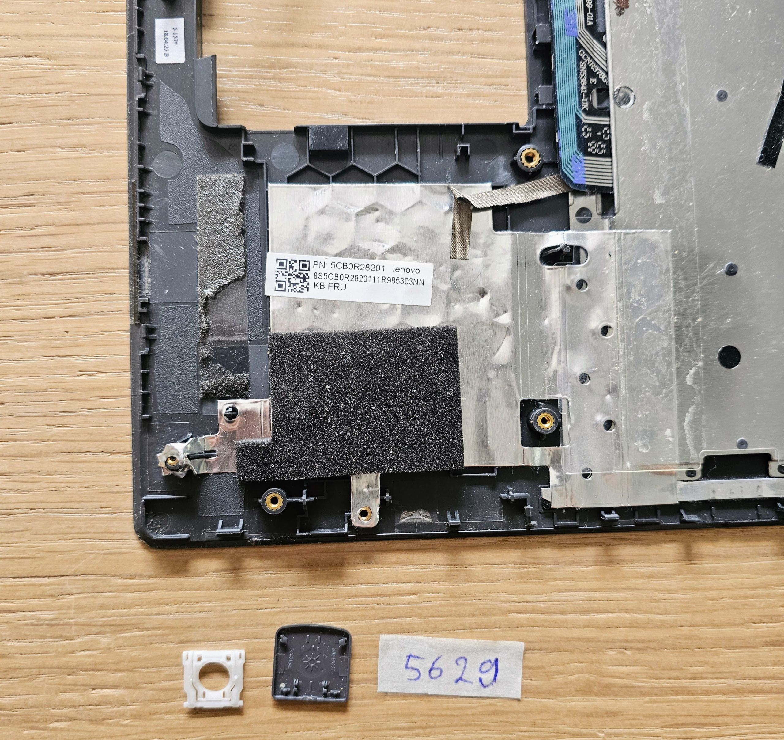 Remplacement des touches du clavier non rétroéclairé du Lenovo PC5C-US KT01 – Image 2