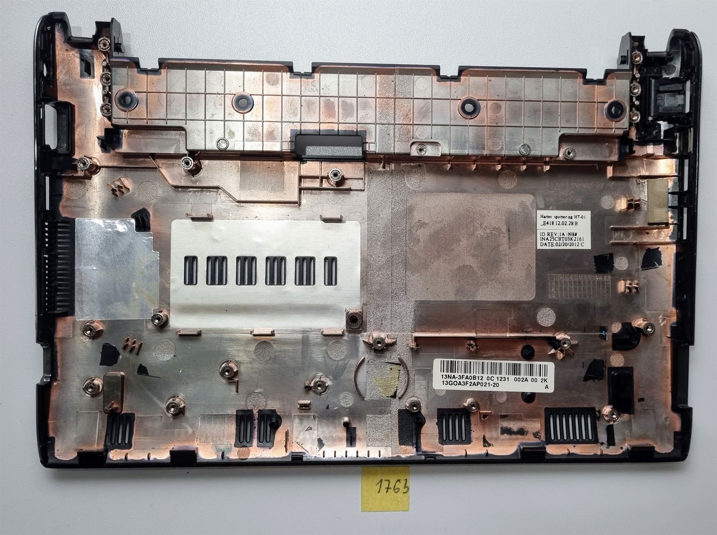 Remplacement du cache inférieur Seashell de l'Asus Eee PC 1025c-gry026s - Pièces détachées pour ordinateur portable – Image 2