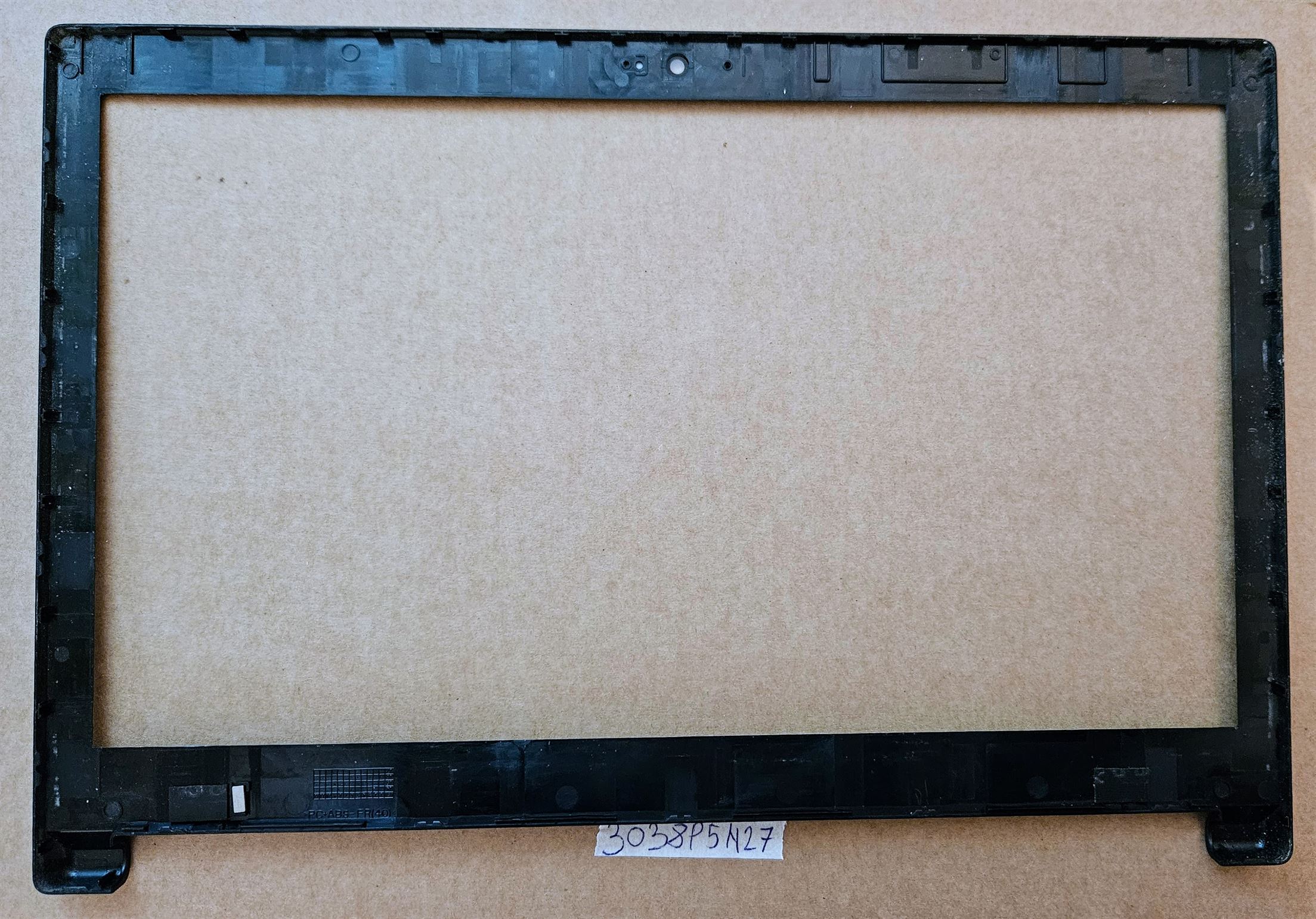 Boîtier pour écran Fujitsu Lifebook E546 - Pièces d'origine pour ordinateur portable – Image 2