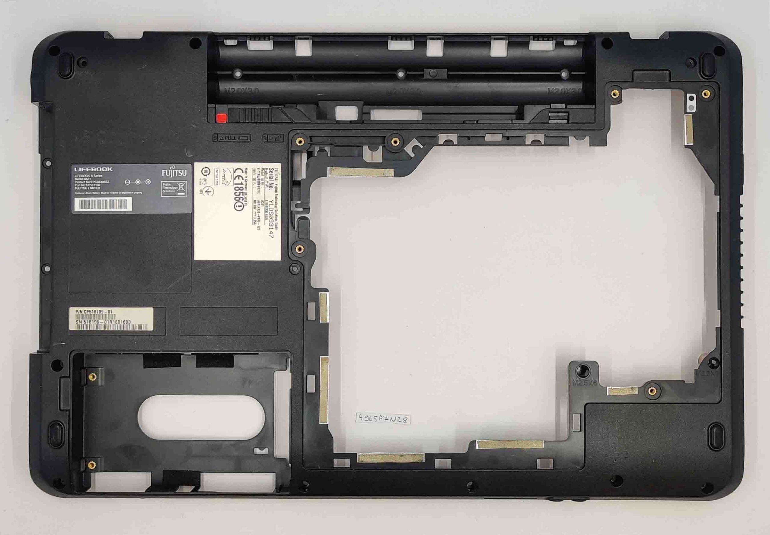 Boîtier inférieur de carte mère d'origine Fujitsu LifeBook AH531 CP518109-01