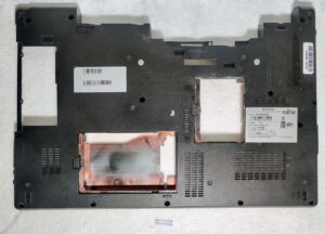 Pièce de rechange d'origine pour le couvercle inférieur du boîtier du Fujitsu Lifebook E754