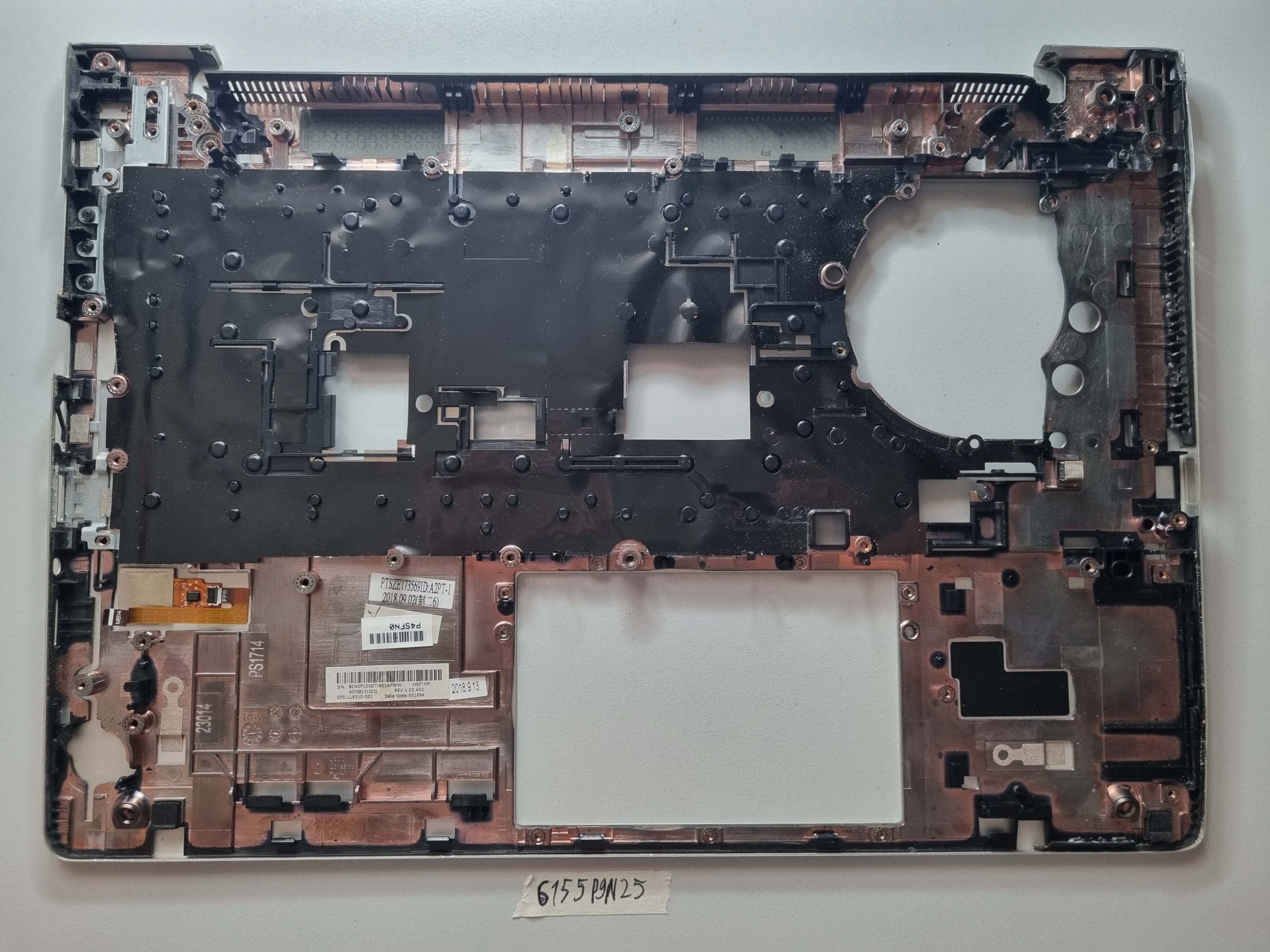 Pièces détachées pour ordinateur portable HP EliteBook 840/845 G5 (14 pouces) avec repose-poignets et clavier (L18310-001) – Image 2