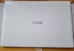 Écran de protection arrière pour capot de traitement des plastiques ASUS X553M (X553MA)