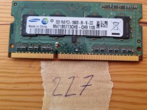 Samsung M471B5773CHS-CH9 2GB 1Rx8 PC3-10600S-09-10-ZZZ