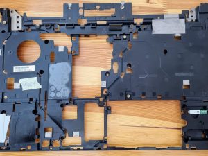 535866-001 ORIGINALNI HP PLASTIČNI NOSAČ POKLOPCA za PROBOOK 4510S