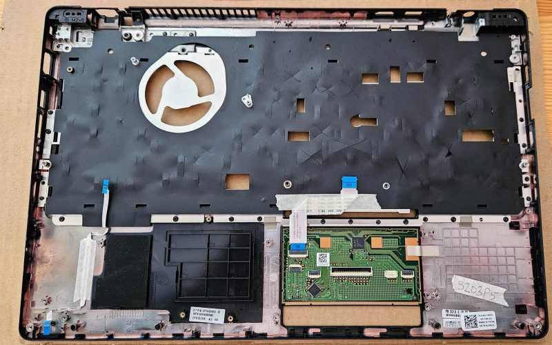 Originalni Dell Latitude 5580 Precision 3520 TouchPad s naslonom za dlanove AP1S4000800 A166U1 - Slika 2