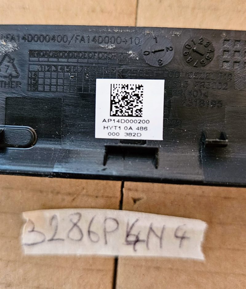 Prednji poklopac originalnog okvira zaslona HP Compaq 15-H | FA14D000400-2 AP14D000210 - Slika 3