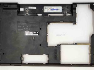 Zamjena kućišta Lenovo ThinkPad Edge 15 s donjom bazom kućišta 75Y6086