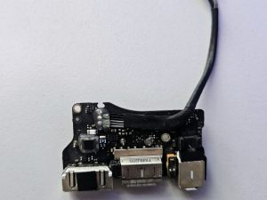 MacBook Air A1466 DC Power Jack ploča 13" Originalni dio prijenosnog računala početkom 2014.
