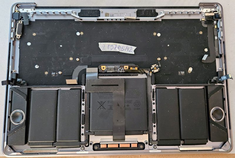 MacBook Pro A1706 Oslonac za ruku & Sklop tipkovnice - originalna baterija, touchpad, zvučnici uključeni! - Slika 2