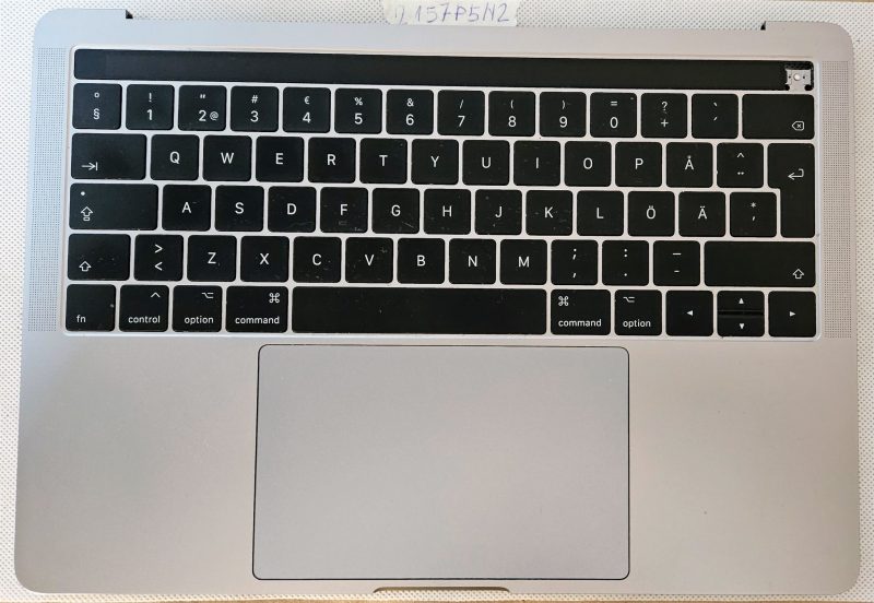 MacBook Pro A1706 Oslonac za ruku & Sklop tipkovnice - originalna baterija, touchpad, zvučnici uključeni!
