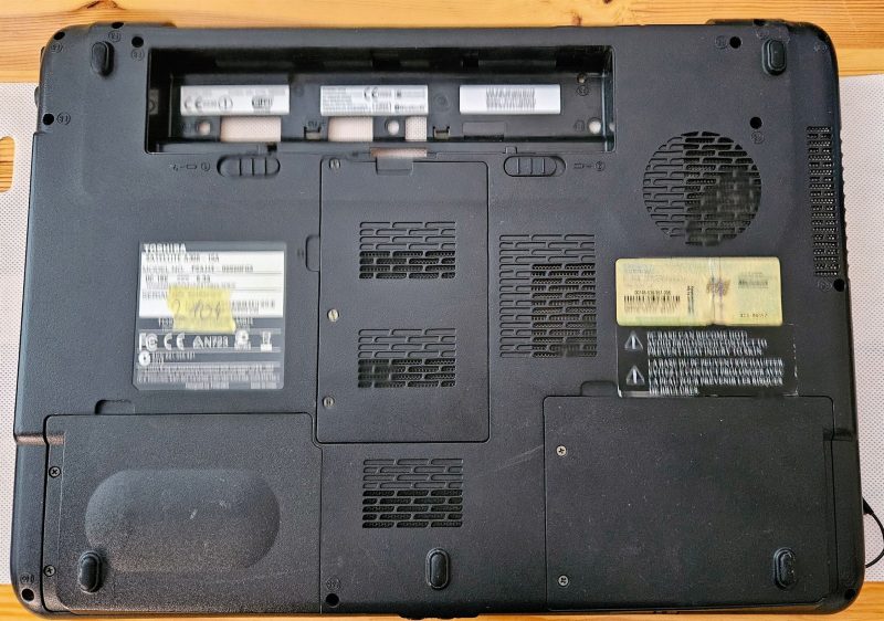 Originalno dno za Toshiba Satellite A300-15A TSA35BL5BA0IC0080525-05 - Slika 2
