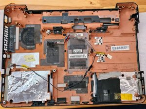 Originalno dno za Toshiba Satellite A300-15A TSA35BL5BA0IC0080525-05
