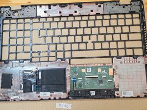 Okvir tipkovnice Dell Latitude 5500 – originalni zamjenski dio