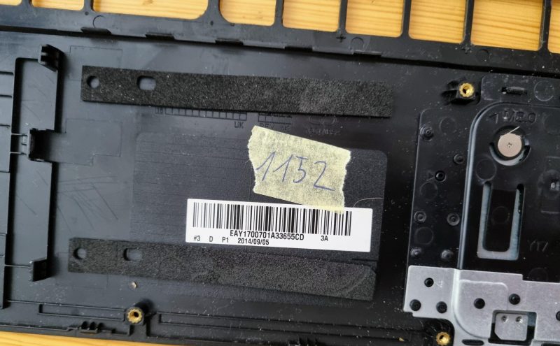 i5 HP Pavilion 17-F Srednji poklopac oslonca za dlanove za tipkovnicu EAY1700701A EAY1700701R - Slika 3