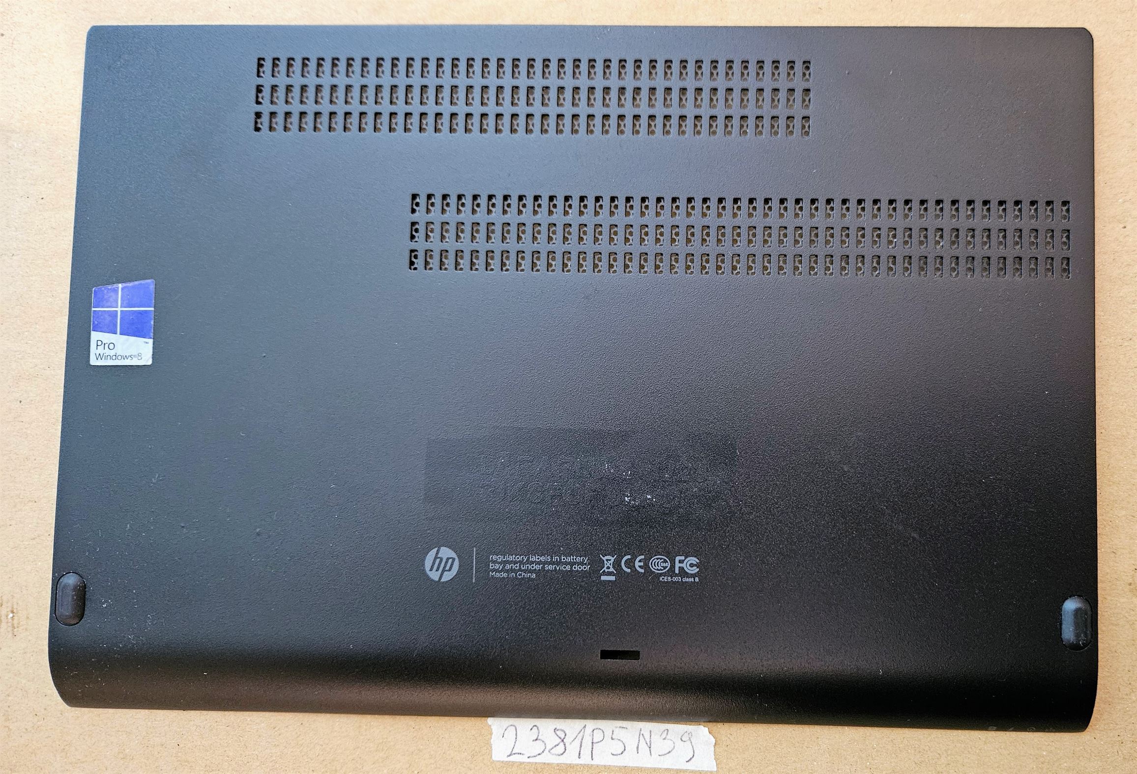 HP EliteBook 820 G1 alsó alapburkolat 781836-001 cserealkatrész