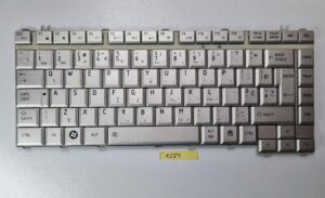 QWERTY UK TOSHIBA A200 A210 M200 M206 BILLENTYŰZET, KFRSBA124A, PK130180340 SZÜRKE (SLO gravírozás)