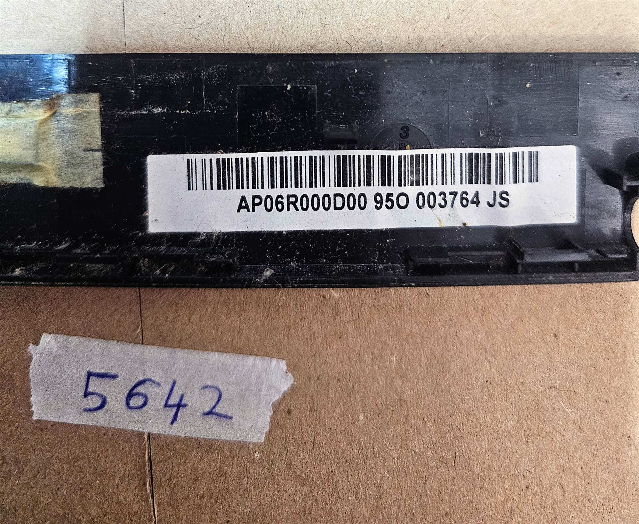 eMachines E525 előlapburkolat AP06R000D – Eredeti laptop cserealkatrész - Image 2