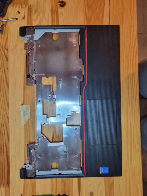 Fujitsu LifeBook E544 Poggiapolsi Touchpad Base inferiore CP666561-01 Nero