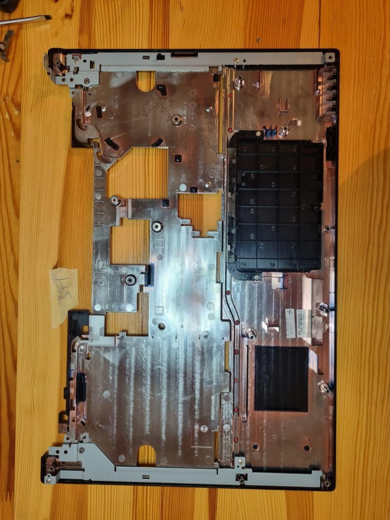 Fujitsu LifeBook E544 Poggiapolsi Touchpad Base inferiore CP666561-01 Nero - immagine 2