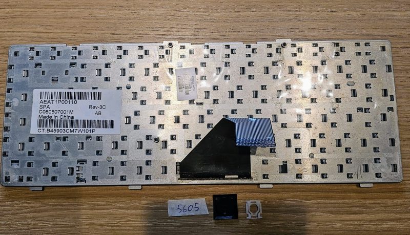 Sostituzione dei tasti della tastiera HP Pavilion DV6000 Series AEAT1P00110 non retroilluminata - immagine 2