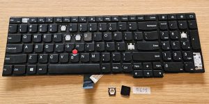 Sostituzione dei tasti della tastiera del Lenovo ThinkPad L570 - Inglese (01AX651, SN20L79835)