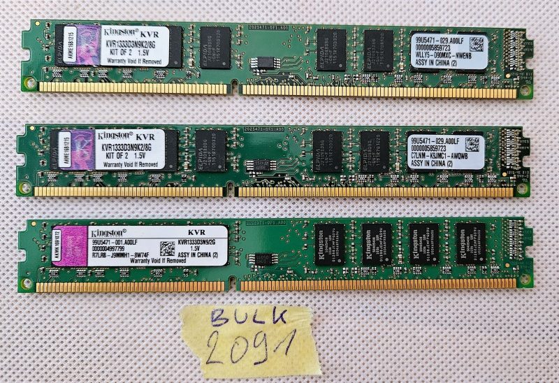 10 GB - BULK 3 x Kingston KVR1333D3N9K2PC3-10600U DDR3-1333 MHz Modulo di memoria RAM per PC