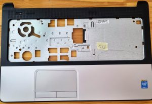 758051-001 HP Pavilion 15-F211WM 15.6 pollici nero e argento poggiapolsi con touchpad
