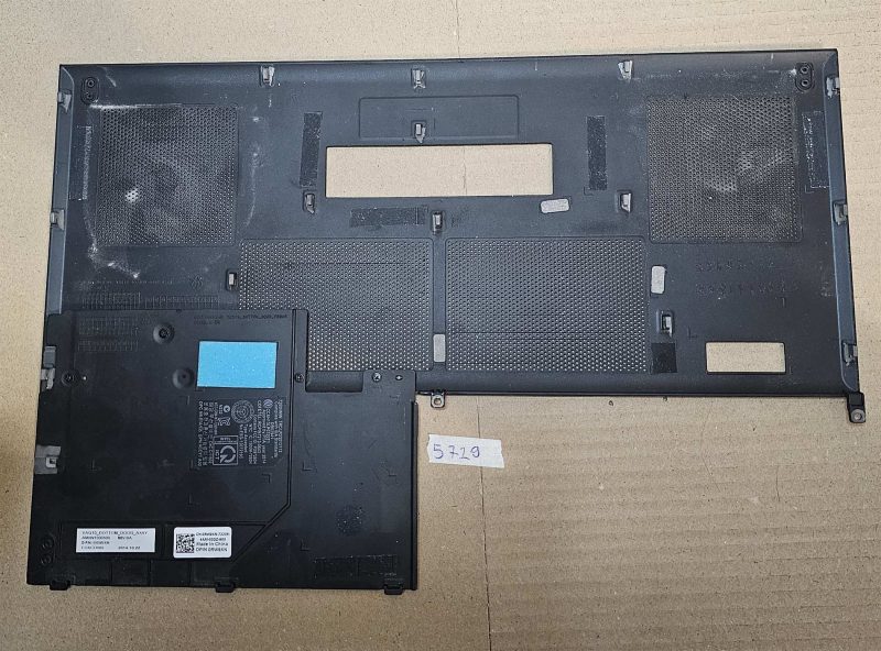 Copertura dello sportello del pannello di accesso inferiore Dell Precision M4800 RW9XN – Ricambio originale per laptop - immagine 2