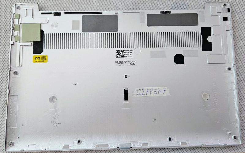 Base inferiore X3DF2 per Dell XPS 13 9370 - Ricambio originale per un supporto avanzato per laptop - immagine 2