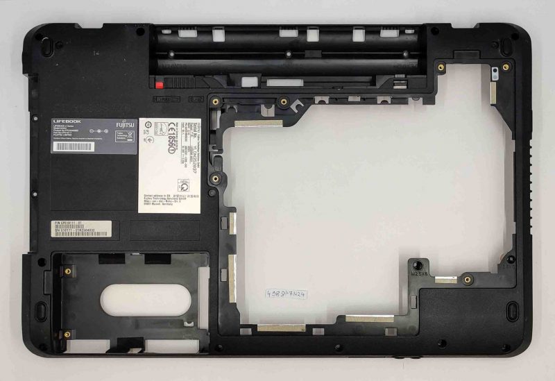 Custodia inferiore della scheda madre Fujitsu LifeBook AH531 CP518111-01 originale