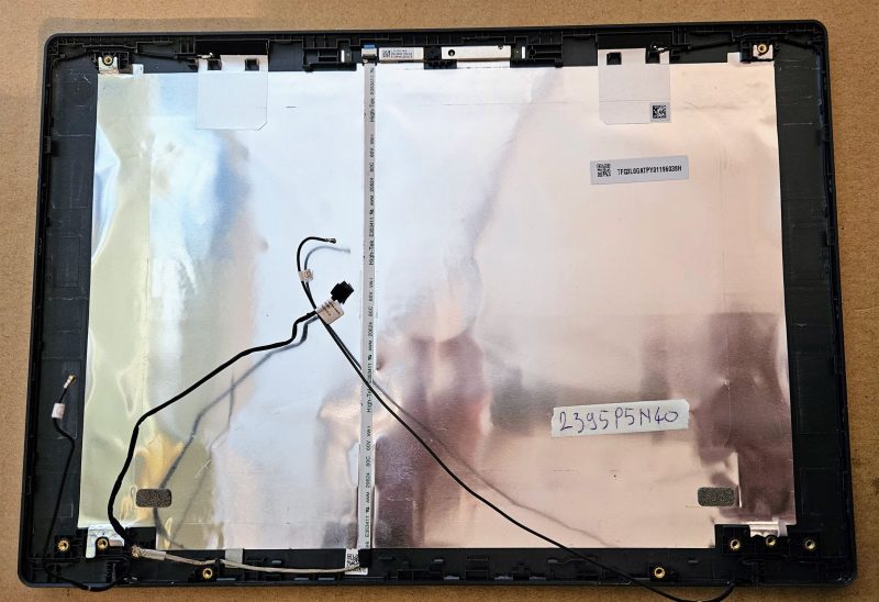 Sostituzione del coperchio superiore LCD del Chromebook HP 14 G6 L90415-001 - immagine 2