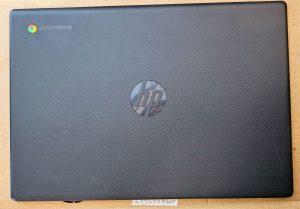 Sostituzione del coperchio superiore LCD del Chromebook HP 14 G6 L90415-001