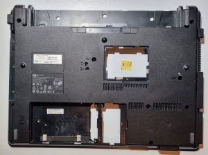 HP Compaq 6720t Custodia inferiore 6070B0250501 - Ricambio originale