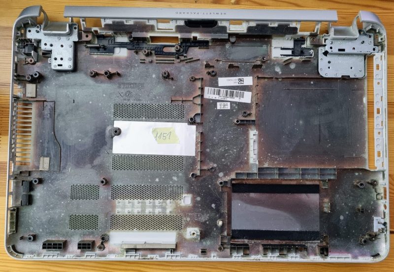 Guscio inferiore dello chassis HP Pavilion 17-f080no EAY17005A3S - immagine 2