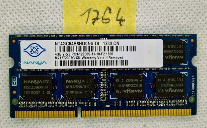 Memoria RAM per laptop Nanya da 4 GB PC3-12800S DDR3 NT4GC64B8HG0NS-DI 2Rx8