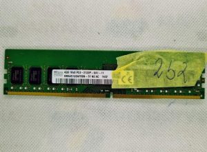 Chiavetta di memoria RAM SKhynix DESKTOP da 4 GB 1Rx8 PC4-2133P-SA0-11 DDR4 HMA451U6AFR8N-TF