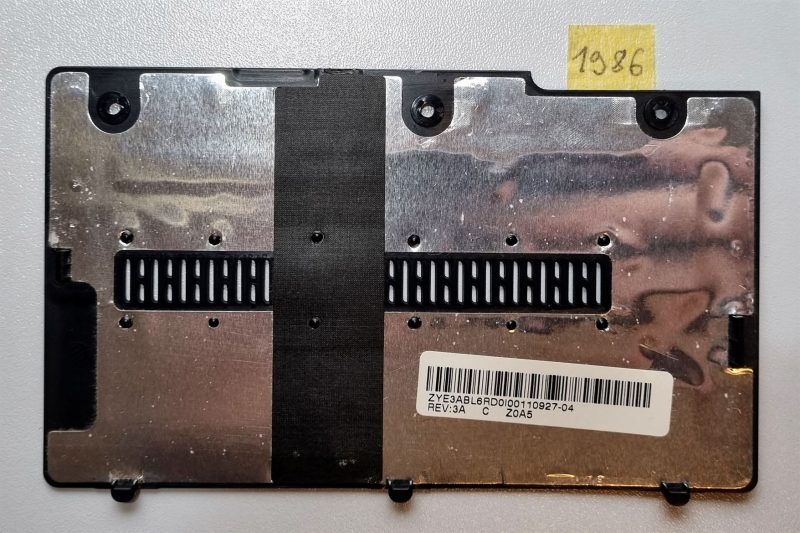 Coperchio della memoria del laptop TOSHIBA Satellite L755 - immagine 2