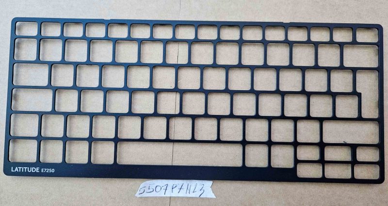 Parte di ricambio originale usata per la cornice della tastiera Dell Latitude E7250 CN-06K74C